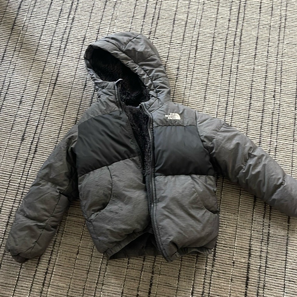 Boys north face down 550 fill grey coat gently used